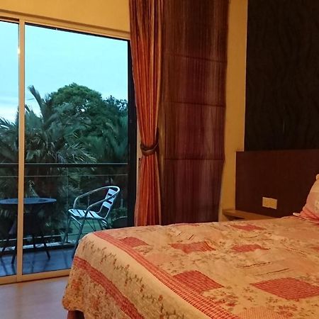 Homestay Bandar Putra Kulai Esterno foto