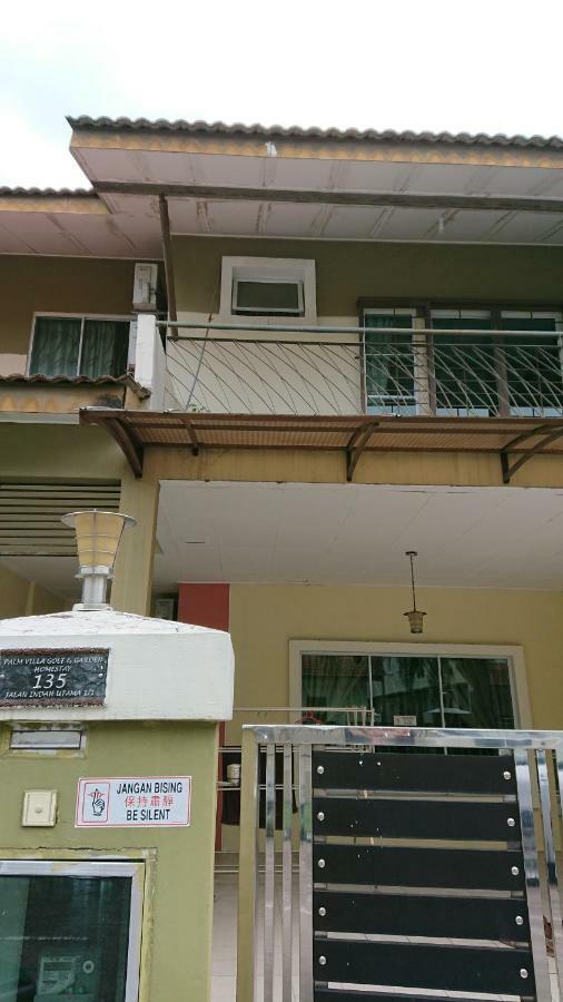 Homestay Bandar Putra Kulai Esterno foto