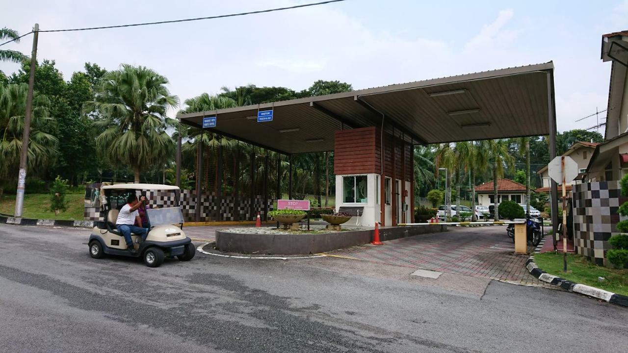 Homestay Bandar Putra Kulai Esterno foto